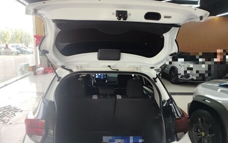 Toyota Yaris XP150 рестайлинг, 2021 год, 990 325 рублей, 13 фотография