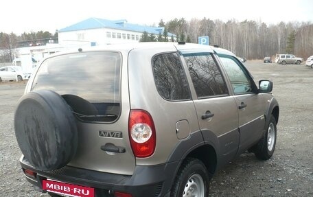 Chevrolet Niva I рестайлинг, 2017 год, 850 000 рублей, 5 фотография