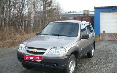 Chevrolet Niva I рестайлинг, 2017 год, 850 000 рублей, 2 фотография