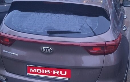 KIA Sportage IV рестайлинг, 2020 год, 2 100 000 рублей, 3 фотография