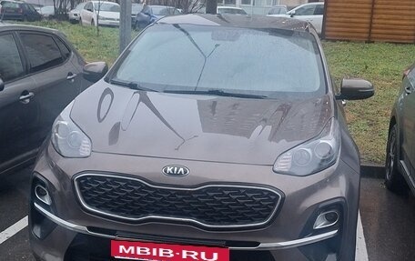 KIA Sportage IV рестайлинг, 2020 год, 2 100 000 рублей, 4 фотография