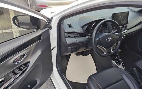 Toyota Yaris XP150 рестайлинг, 2021 год, 1 005 325 рублей, 15 фотография