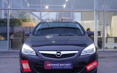 Opel Astra J, 2011 год, 636 000 рублей, 2 фотография