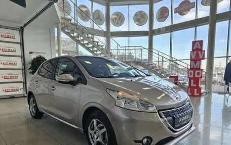 Peugeot 208 II, 2014 год, 735 000 рублей, 4 фотография