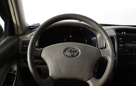 Toyota Land Cruiser Prado 120 рестайлинг, 2006 год, 2 049 990 рублей, 10 фотография