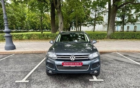 Volkswagen Touareg III, 2013 год, 2 390 000 рублей, 2 фотография