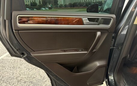 Volkswagen Touareg III, 2013 год, 2 390 000 рублей, 17 фотография