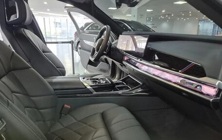 BMW 7 серия, 2025 год, 12 100 000 рублей, 14 фотография