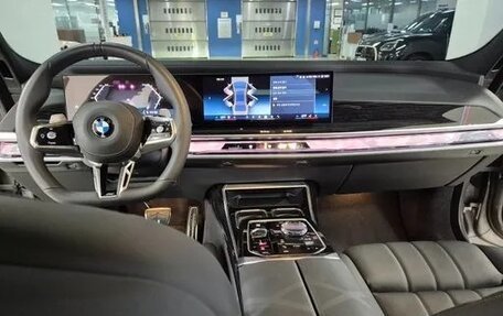 BMW 7 серия, 2025 год, 12 100 000 рублей, 5 фотография