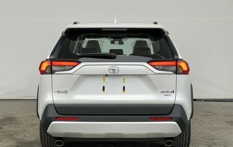 Toyota RAV4, 2025 год, 4 300 000 рублей, 7 фотография