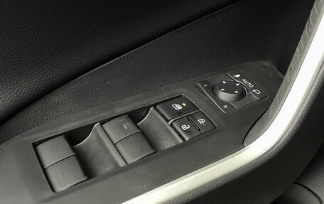 Toyota RAV4, 2025 год, 4 300 000 рублей, 21 фотография