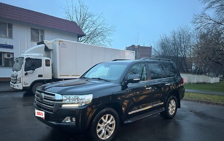 Toyota Land Cruiser 200, 2016 год, 4 700 000 рублей, 2 фотография
