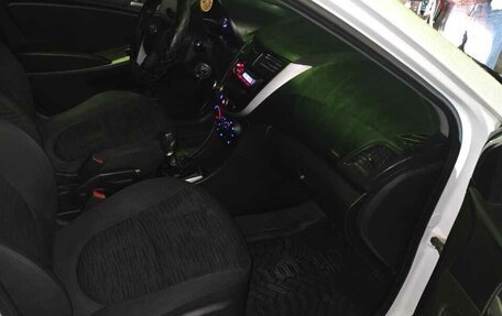 Hyundai Solaris II рестайлинг, 2015 год, 465 000 рублей, 2 фотография