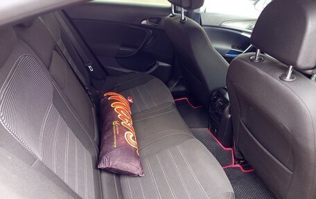 Opel Insignia II рестайлинг, 2010 год, 780 000 рублей, 24 фотография