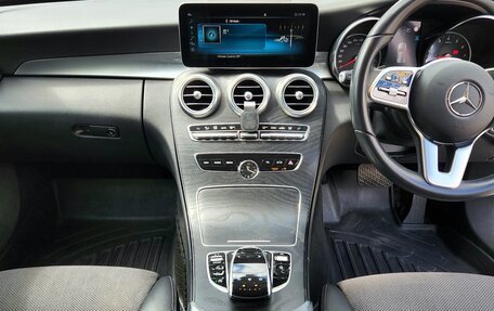 Mercedes-Benz C-Класс, 2019 год, 2 100 000 рублей, 24 фотография