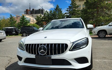 Mercedes-Benz C-Класс, 2019 год, 2 100 000 рублей, 28 фотография