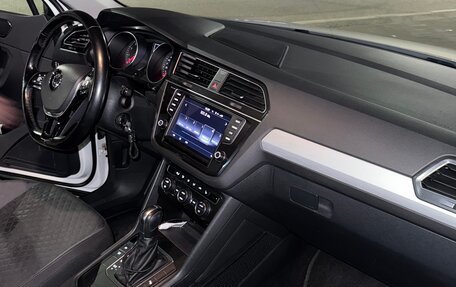 Volkswagen Tiguan II, 2017 год, 2 300 000 рублей, 6 фотография