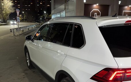 Volkswagen Tiguan II, 2017 год, 2 300 000 рублей, 3 фотография