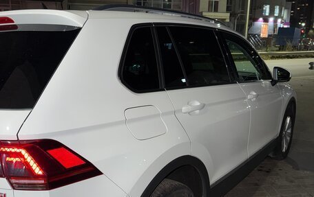 Volkswagen Tiguan II, 2017 год, 2 300 000 рублей, 2 фотография