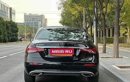 Mercedes-Benz E-Класс, 2022 год, 4 900 096 рублей, 5 фотография