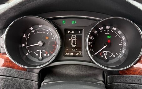 Skoda Superb III рестайлинг, 2012 год, 750 000 рублей, 11 фотография