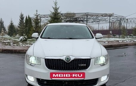 Skoda Superb III рестайлинг, 2012 год, 750 000 рублей, 2 фотография