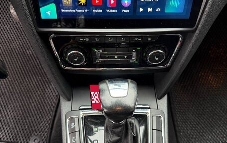 Skoda Superb III рестайлинг, 2012 год, 750 000 рублей, 10 фотография