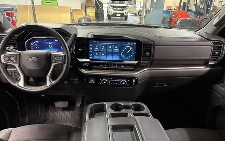 Chevrolet Silverado, 2023 год, 8 922 647 рублей, 12 фотография