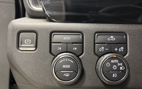 Chevrolet Silverado, 2023 год, 8 922 647 рублей, 23 фотография