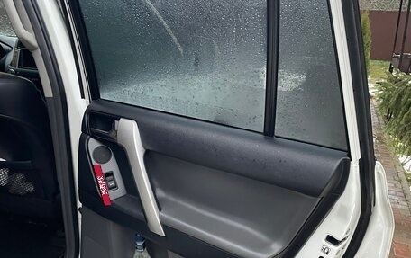 Toyota Land Cruiser Prado 150 рестайлинг 2, 2012 год, 2 890 000 рублей, 11 фотография