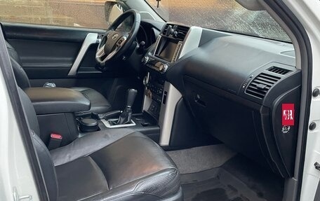 Toyota Land Cruiser Prado 150 рестайлинг 2, 2012 год, 2 890 000 рублей, 10 фотография