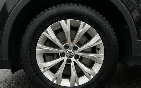 Volkswagen Tiguan II, 2018 год, 2 740 000 рублей, 13 фотография