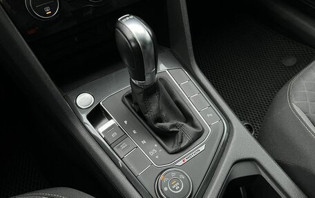 Volkswagen Tiguan II, 2018 год, 2 740 000 рублей, 25 фотография