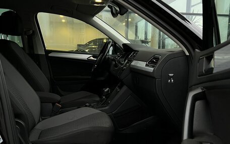 Volkswagen Tiguan II, 2018 год, 2 740 000 рублей, 27 фотография