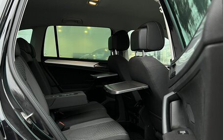 Volkswagen Tiguan II, 2018 год, 2 740 000 рублей, 28 фотография