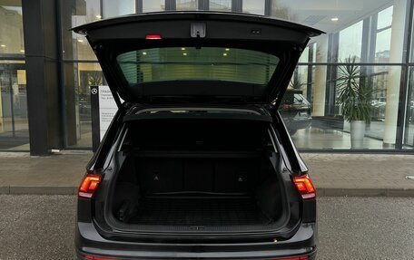 Volkswagen Tiguan II, 2018 год, 2 740 000 рублей, 32 фотография