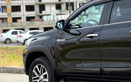 Toyota Hilux VIII, 2017 год, 4 250 000 рублей, 10 фотография