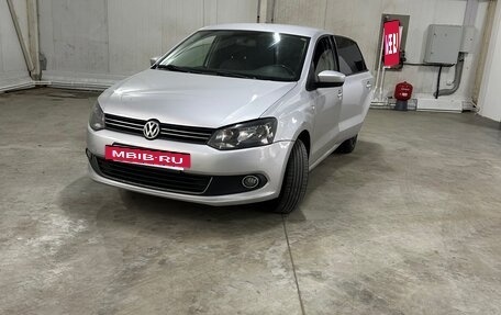 Volkswagen Polo VI (EU Market), 2012 год, 750 000 рублей, 2 фотография