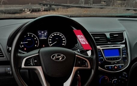 Hyundai Solaris II рестайлинг, 2011 год, 795 000 рублей, 10 фотография