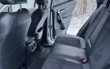 Toyota RAV4, 2020 год, 3 300 000 рублей, 6 фотография