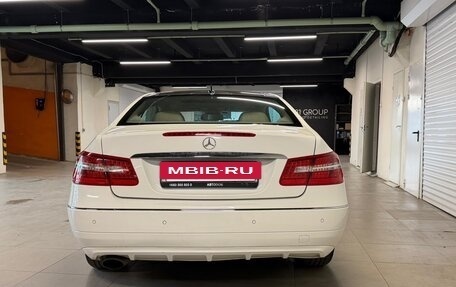 Mercedes-Benz E-Класс, 2011 год, 1 050 000 рублей, 7 фотография