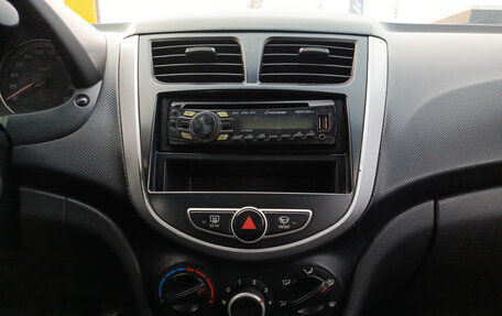 Hyundai Solaris II рестайлинг, 2011 год, 595 000 рублей, 18 фотография