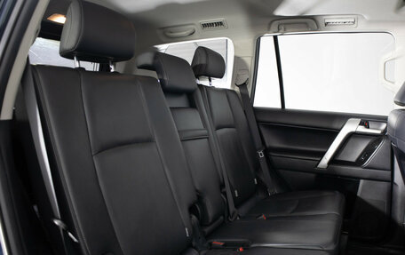 Toyota Land Cruiser Prado 150 рестайлинг 2, 2018 год, 5 599 000 рублей, 19 фотография