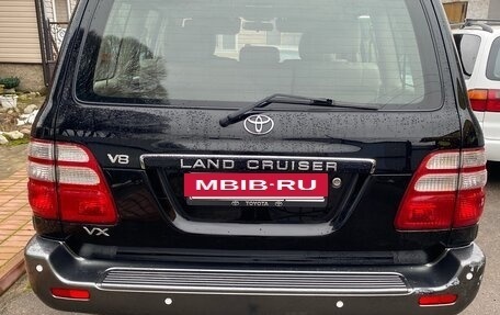 Toyota Land Cruiser 100 рестайлинг 2, 2003 год, 2 600 000 рублей, 3 фотография