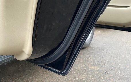 Toyota Land Cruiser 100 рестайлинг 2, 2003 год, 2 600 000 рублей, 11 фотография