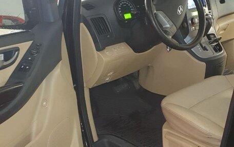 Hyundai Grand Starex Grand Starex I рестайлинг 2, 2011 год, 1 550 000 рублей, 6 фотография