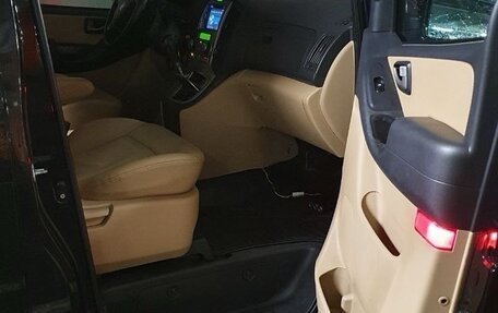 Hyundai Grand Starex Grand Starex I рестайлинг 2, 2011 год, 1 550 000 рублей, 14 фотография