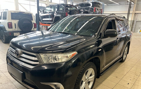 Toyota Highlander III, 2011 год, 1 699 000 рублей, 2 фотография