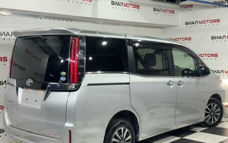 Toyota Esquire I, 2019 год, 2 800 000 рублей, 2 фотография