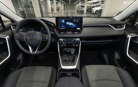 Toyota RAV4, 2025 год, 4 220 000 рублей, 8 фотография